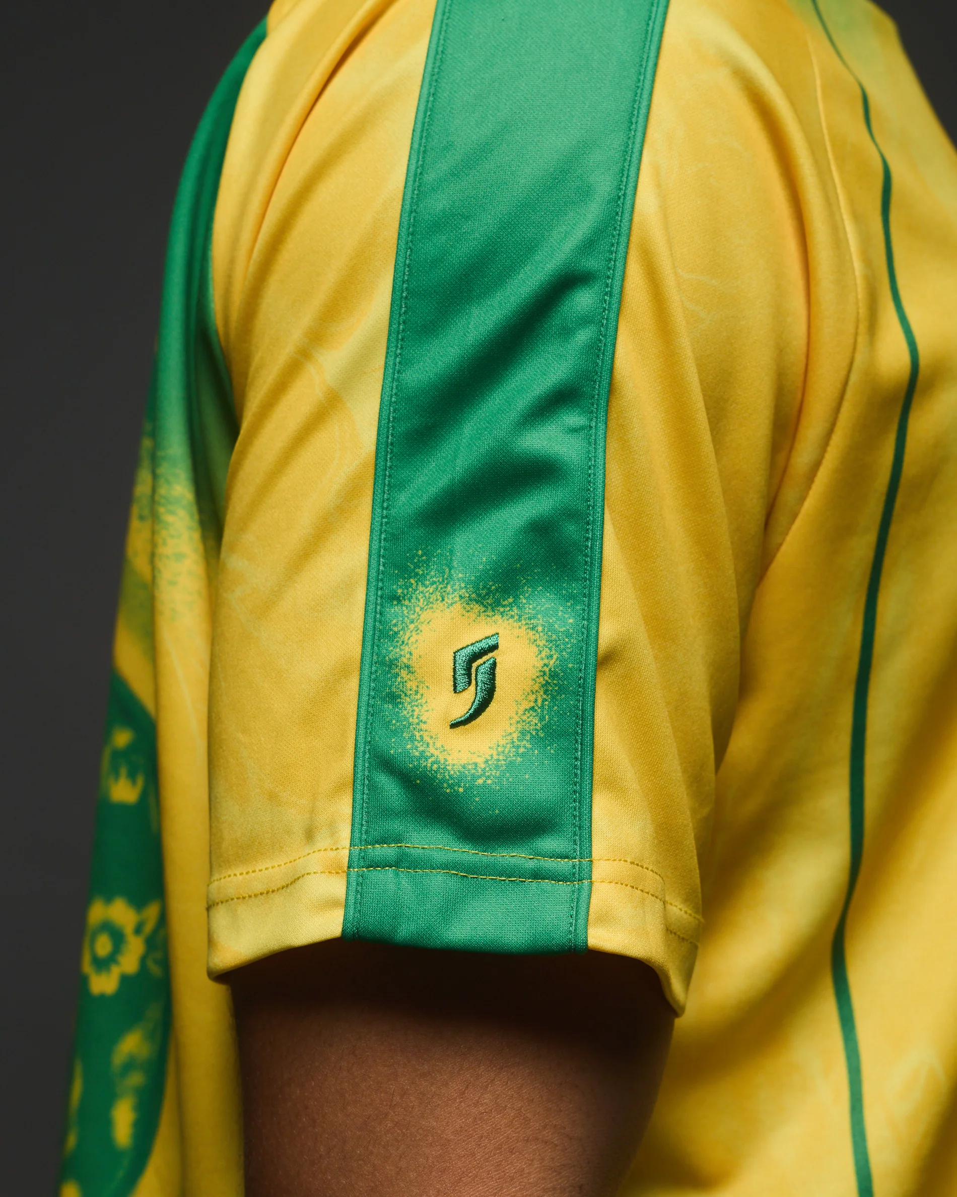 Dinho Retro Jersey - Image 6